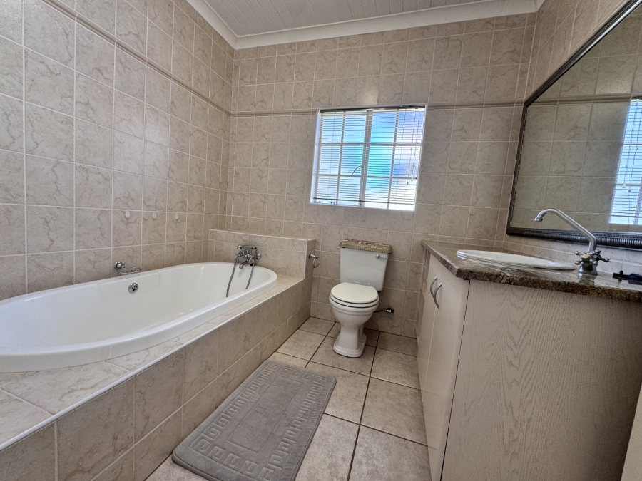 4 Bedroom Property for Sale in Wilkoppies North West